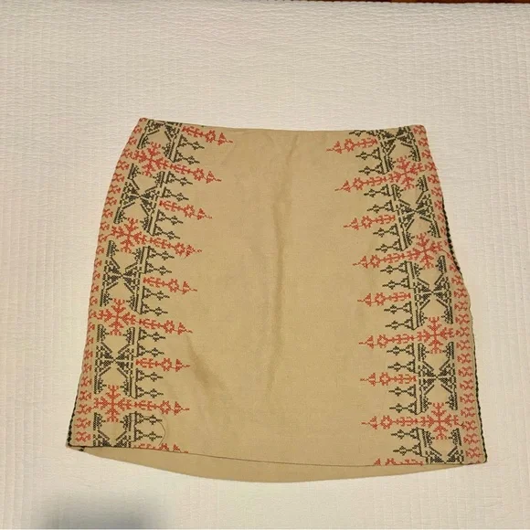 LOFT Tribal Cream Embellished Pencil Skirt Knee-Length Resort Wear - Picture 3 of 7